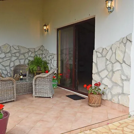 Hébergement de vacances Holiday Paviaini